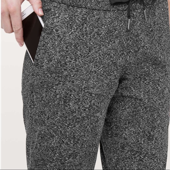 Lululemon On The Fly Pant in Feathered Jacquard Black White Black Size 4 - Picture 4 of 11